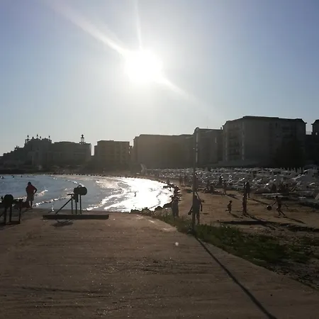 Sunny Day Апартамент *